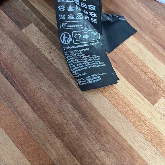 AllSaints Shearling Black Leather Gloves with Ecru Shearling cuff Zipper details - Picture 13 of 13